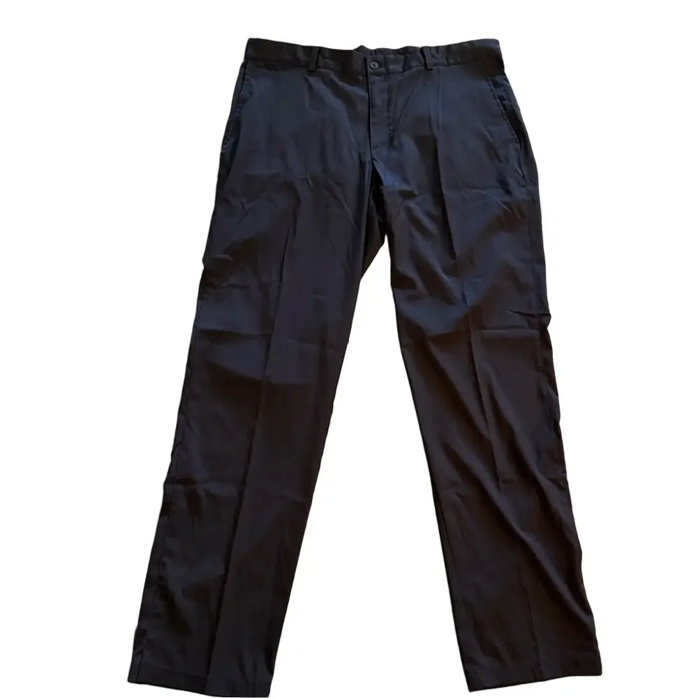 Nike Dri-Fit pants 95% Polyester 5% Spandex Black color Vented cuffs belt loops‎